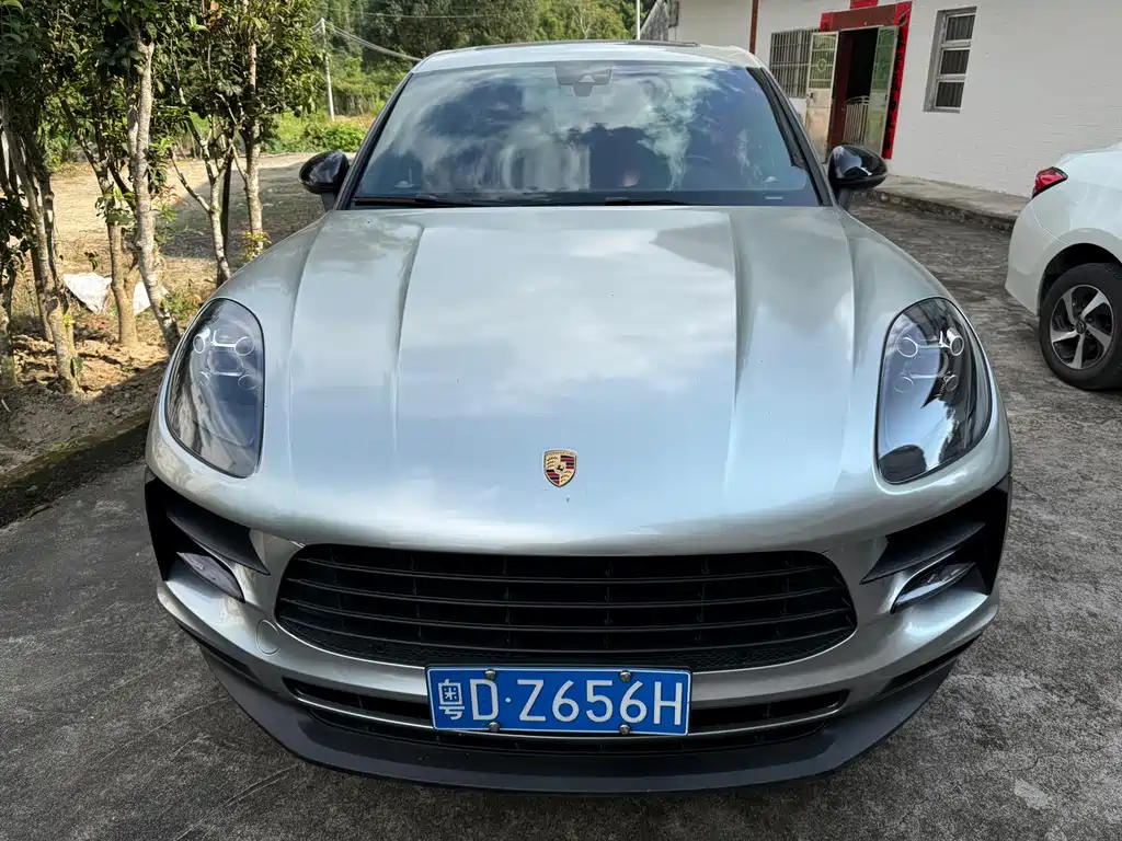 Porsche Macan — миниатюра 2