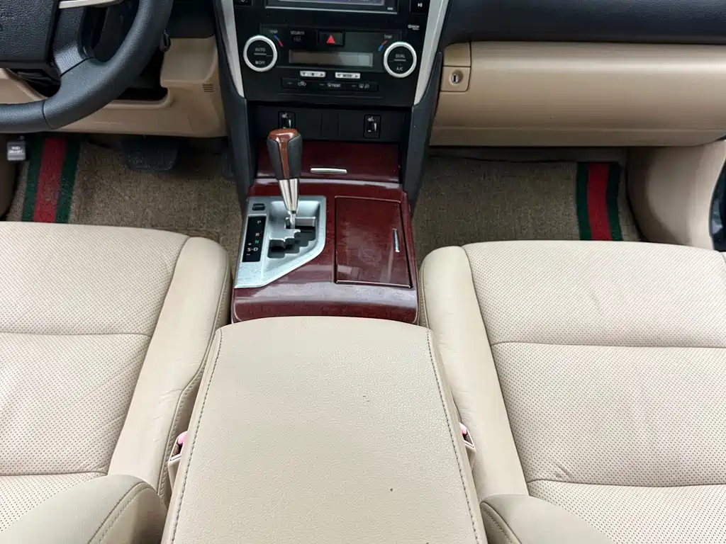 Toyota Camry — миниатюра 16