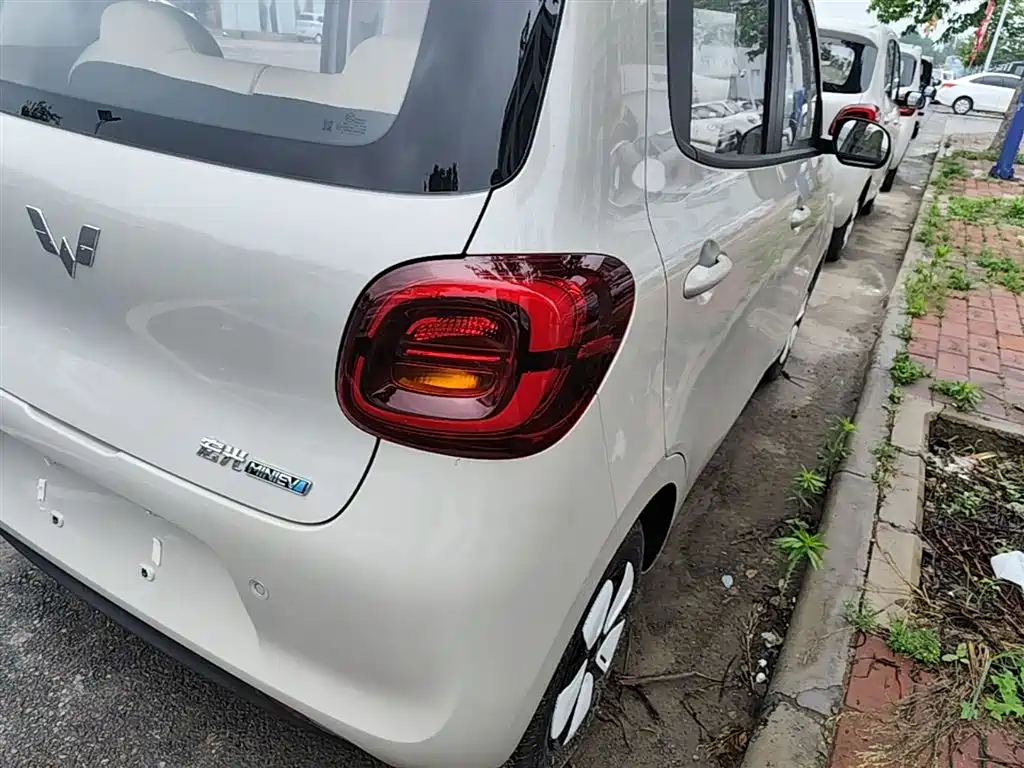 Wuling Mini EV MINIEV 2025