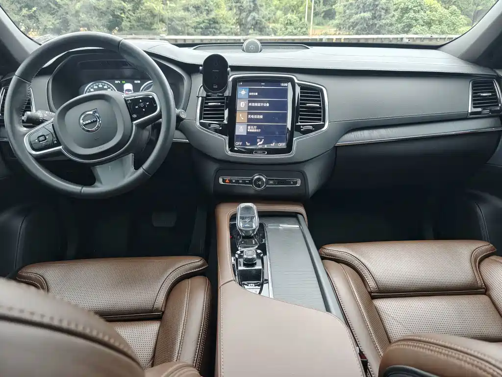 Volvo XC90 PHEV Facelift E Drive Hybrid T8 Smart Supreme Luxury Edition 7 seats, фото 5