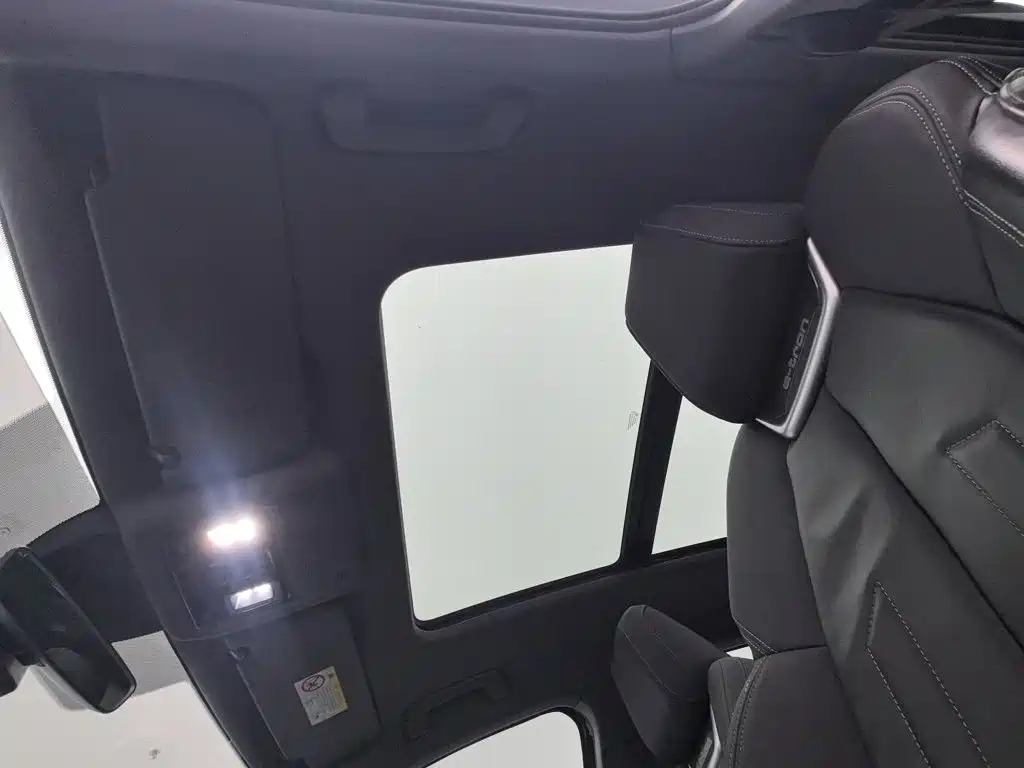Audi Q4 e-tron 2023 — фото 14