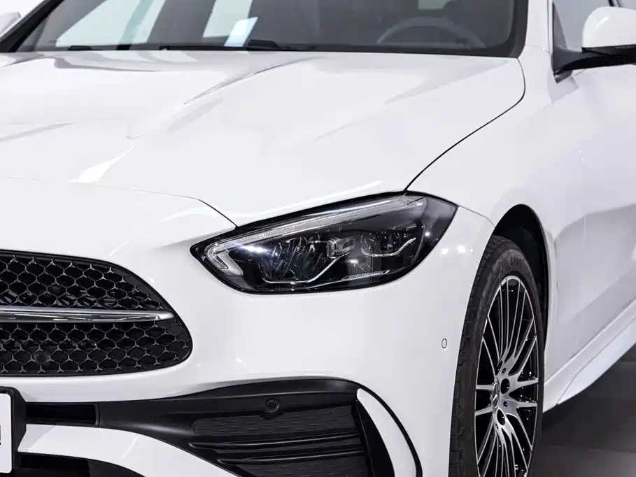 Mercedes-Benz C-Class — миниатюра 10