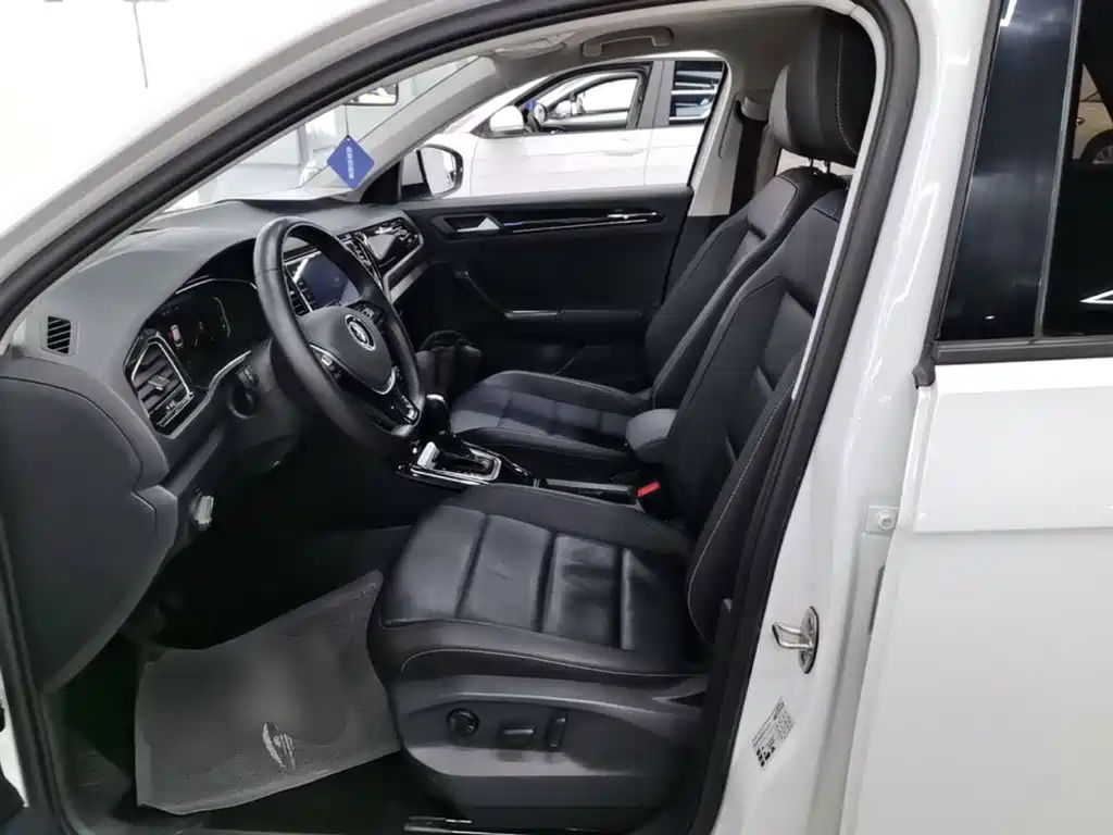 Volkswagen T-Roc — миниатюра 15