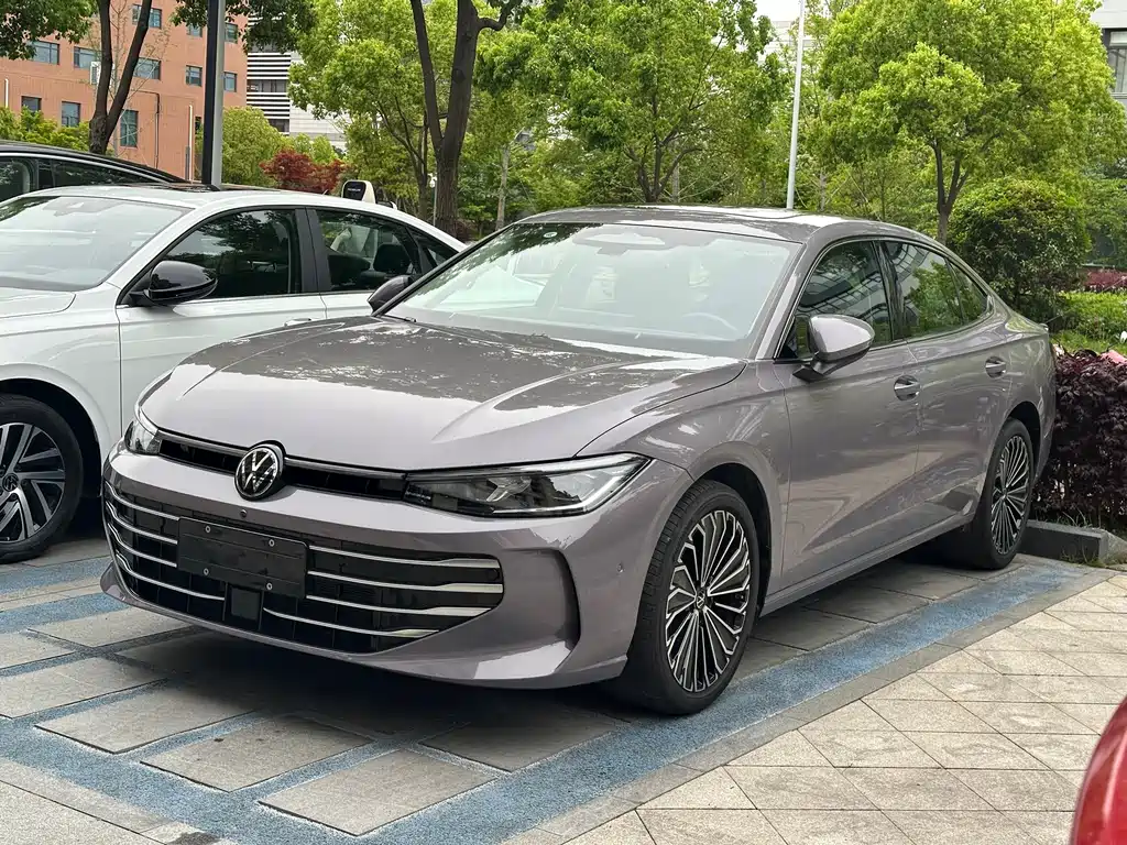 Volkswagen Passat 2024