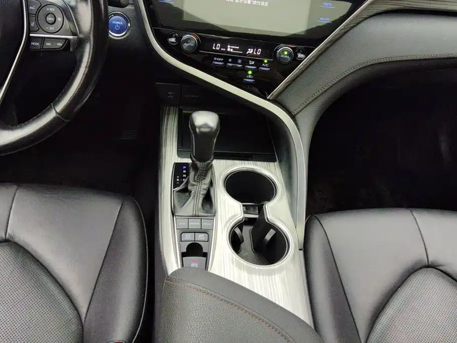 Toyota Camry — миниатюра 16