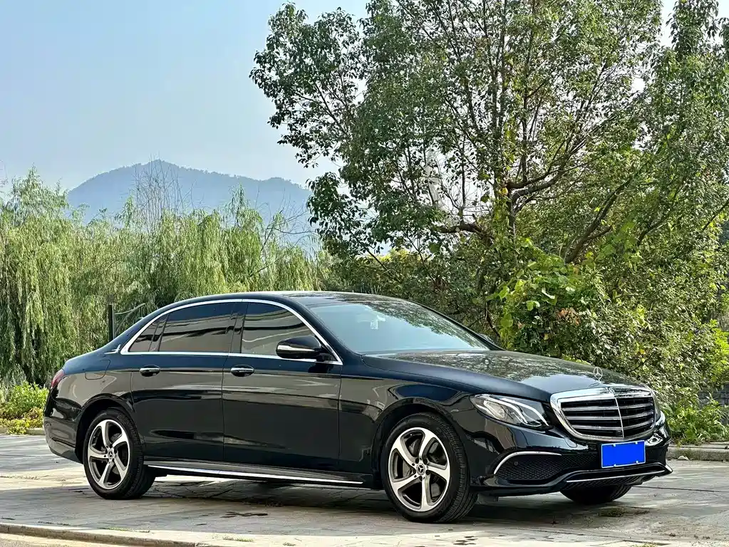 Mercedes-Benz E-Class — миниатюра 4