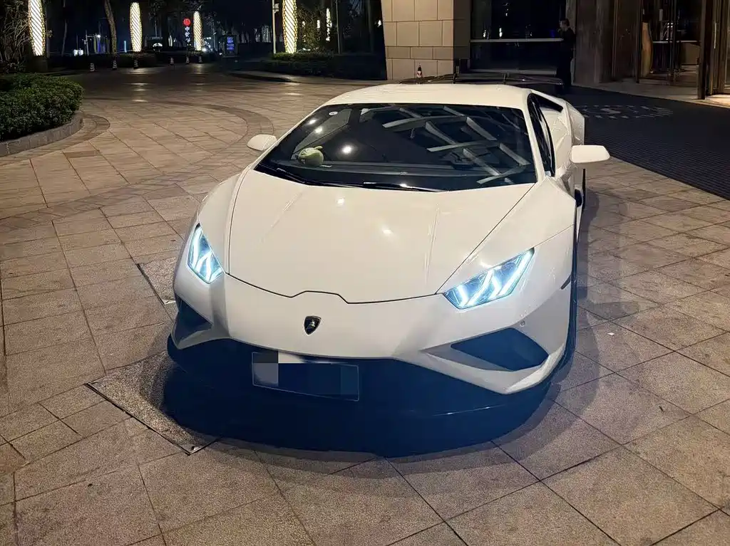LAMBORGHINI HURACÁN