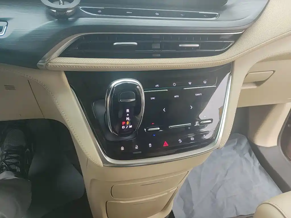 Buick GL8 — миниатюра 14