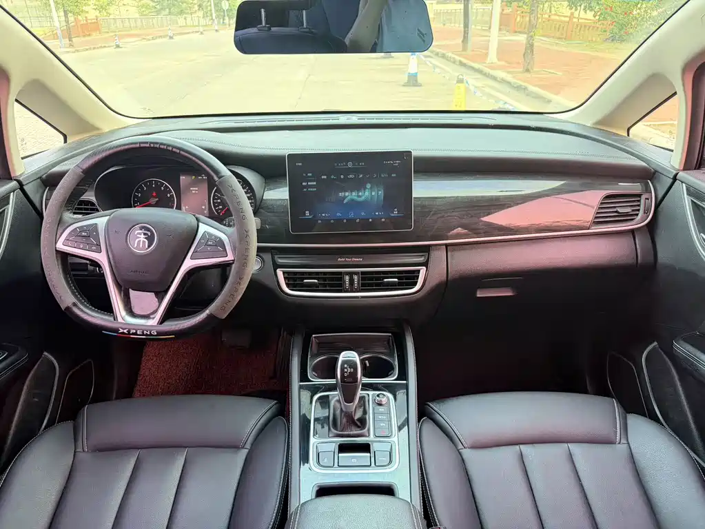 BYD MAX — миниатюра 9