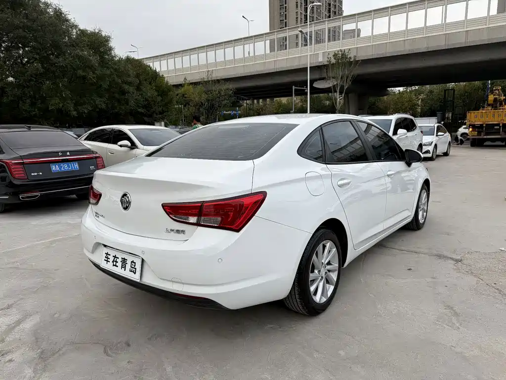 Buick Verano — миниатюра 12