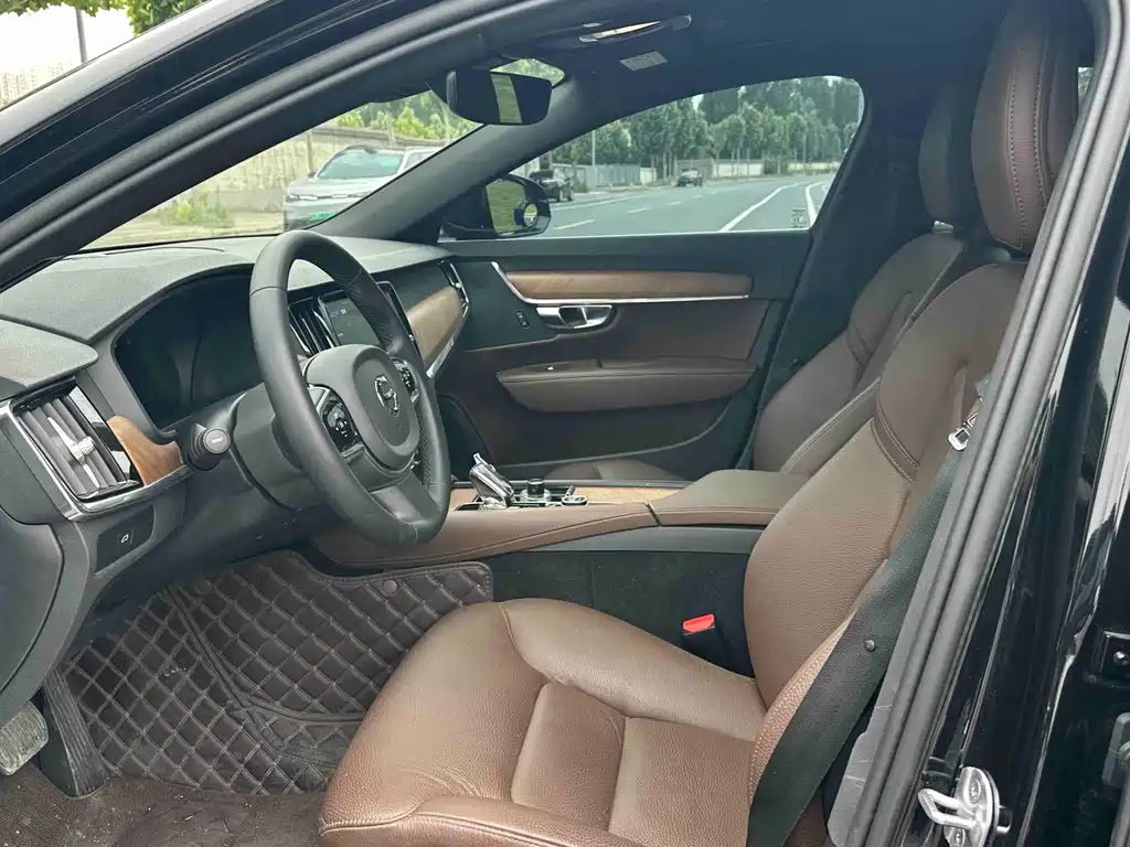 Volvo S90 — миниатюра 4