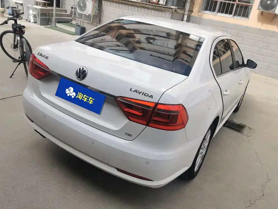Volkswagen Lavida — миниатюра 3