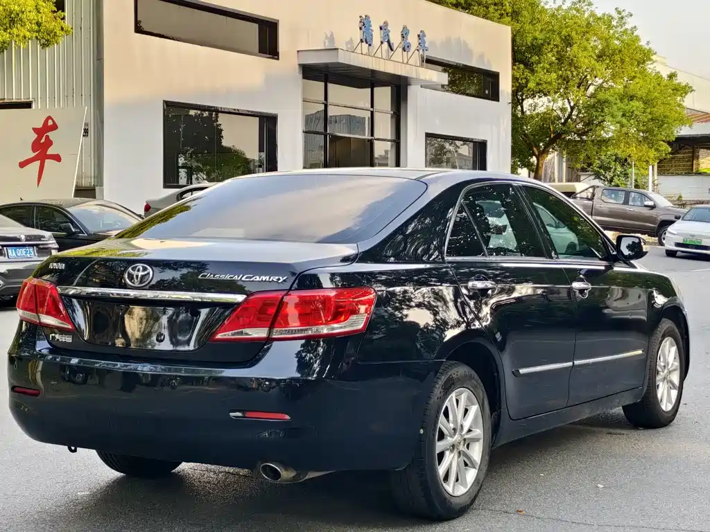 Toyota Camry — миниатюра 6
