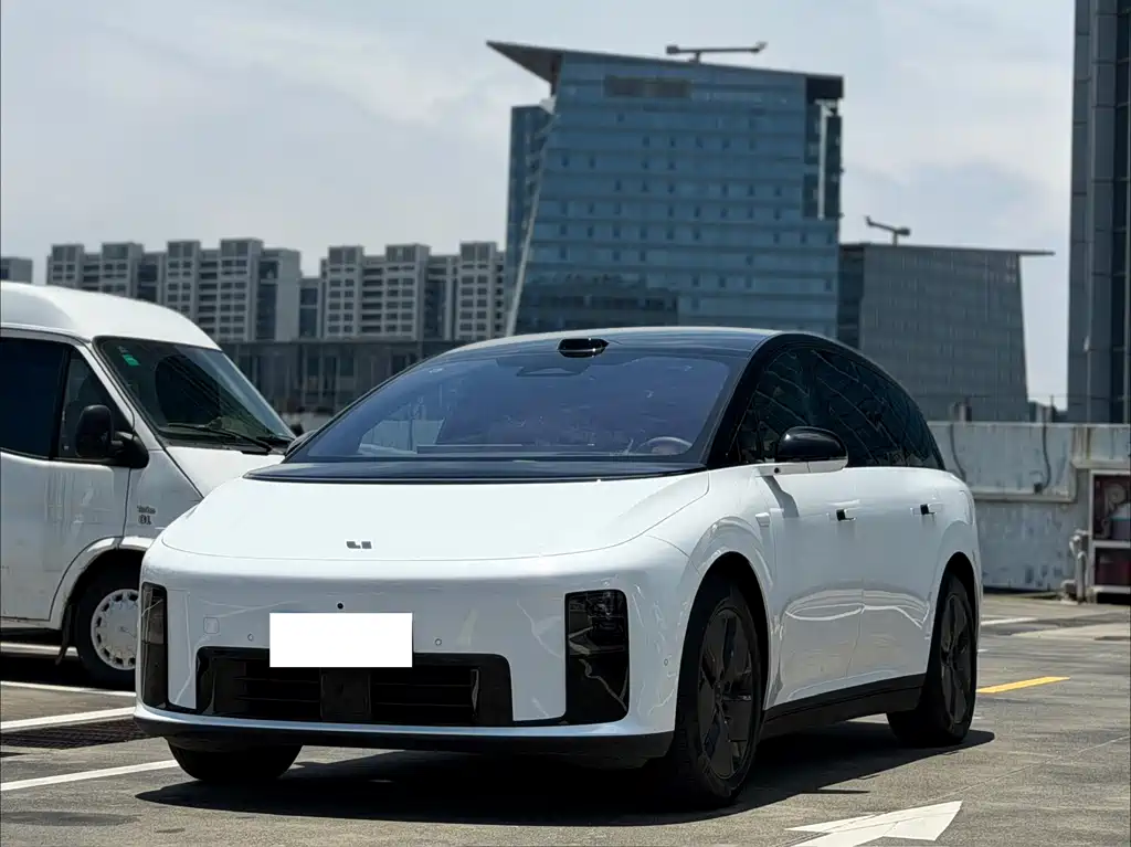 Li Auto i8 2025 Standard Edition