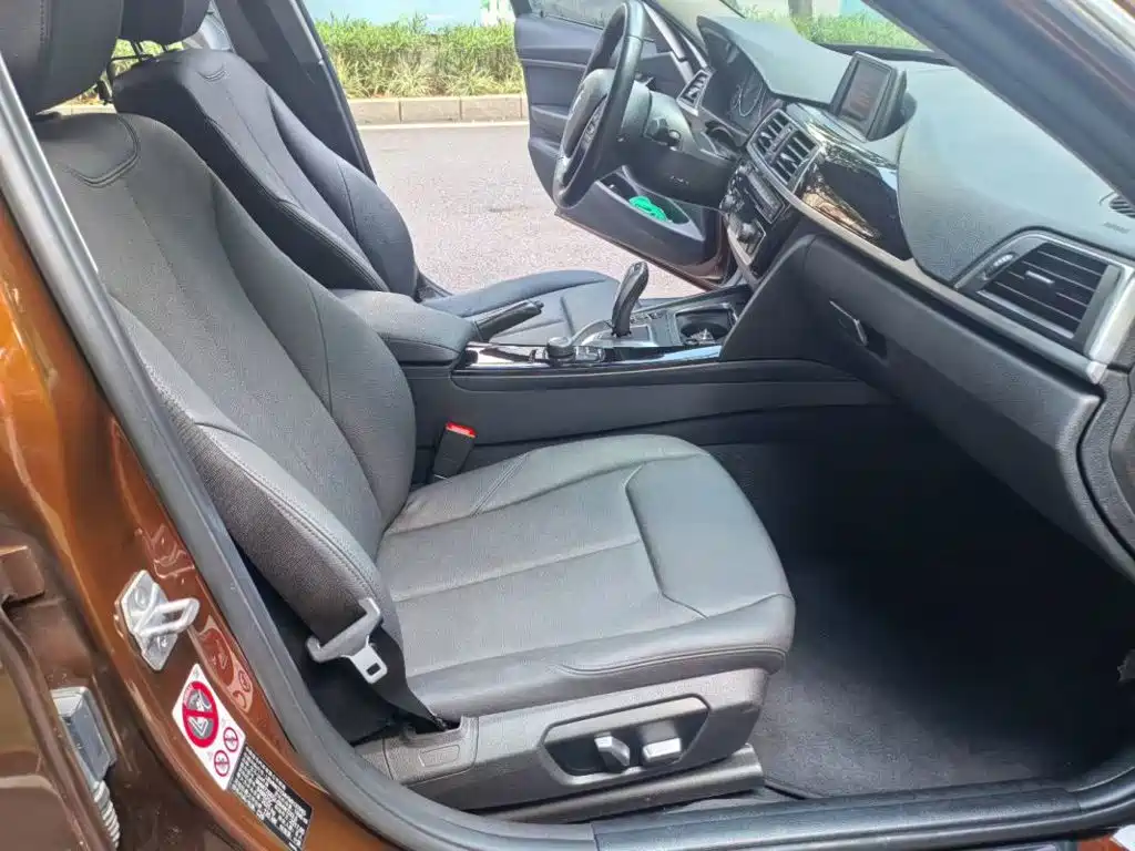 BMW 3 Series — миниатюра 5