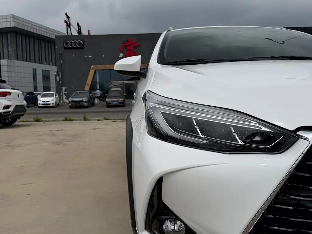 Toyota Yaris L Zhixuan X 1.5L CVT Luxury PLUS Edition, фото 4