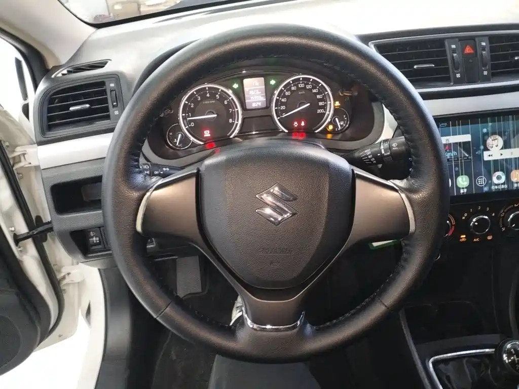 Suzuki Alivio — миниатюра 11