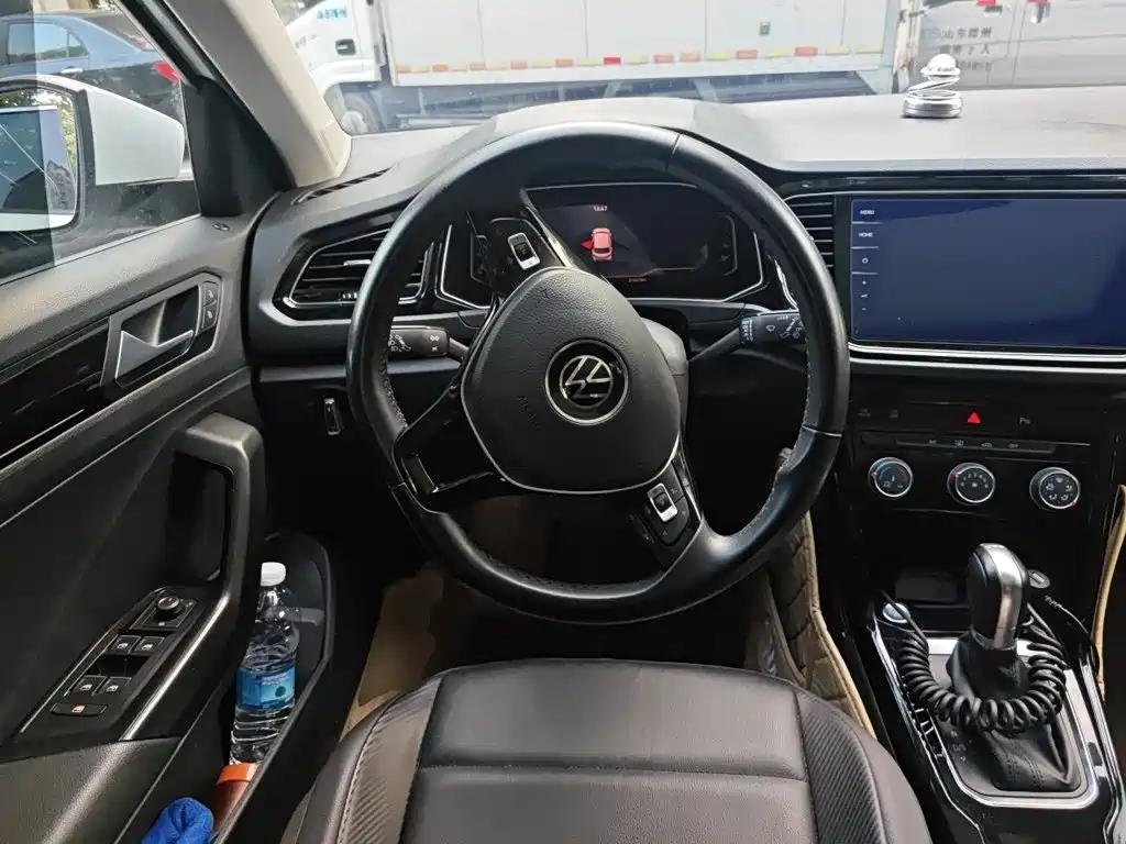 Volkswagen T-Roc — миниатюра 6