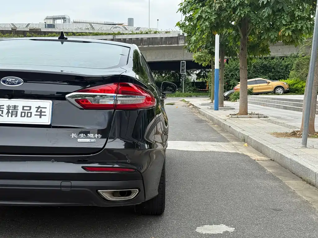Ford Mondeo — миниатюра 13