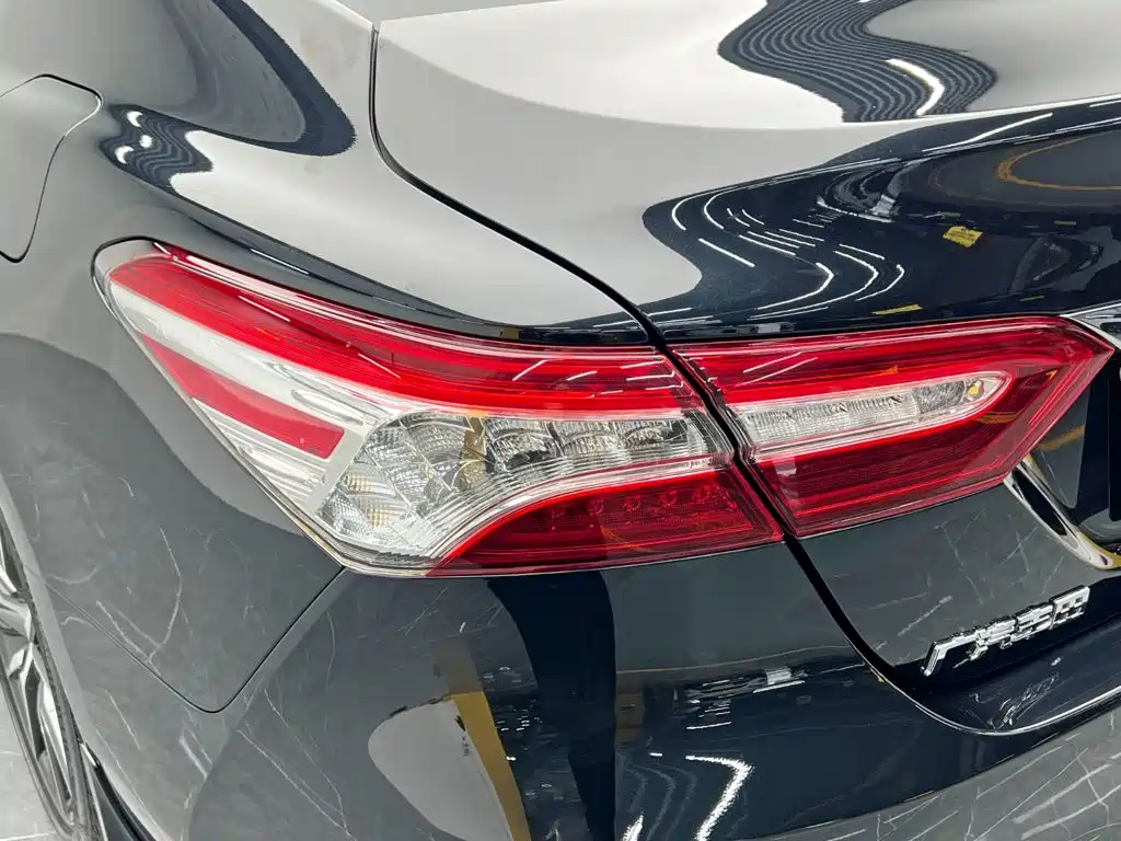 Toyota Camry — миниатюра 11