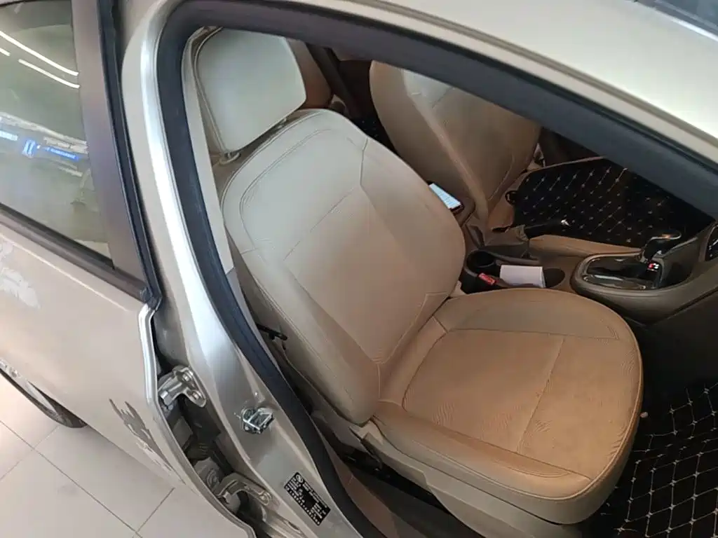 Buick Excelle — миниатюра 25
