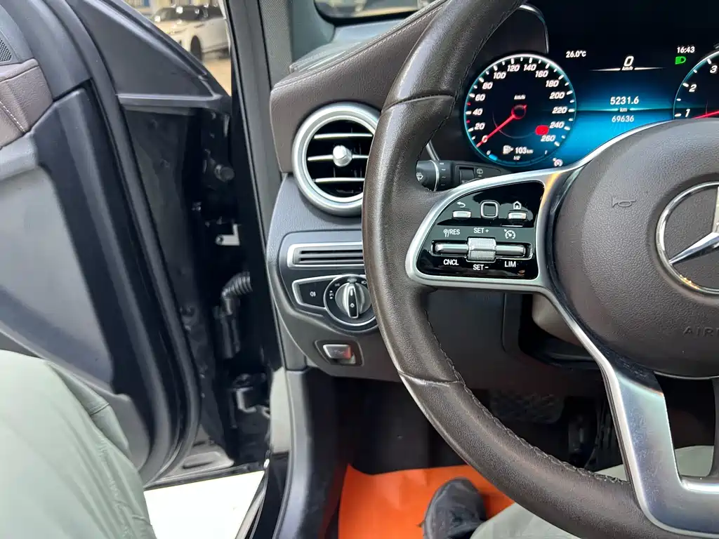 Mercedes-Benz GLC — миниатюра 12