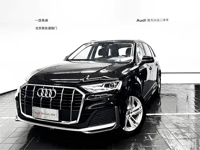 AUDI Q7 2024