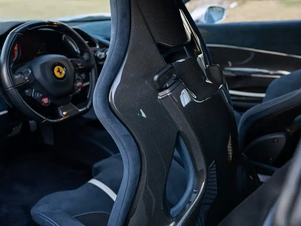 FERRARI 488
