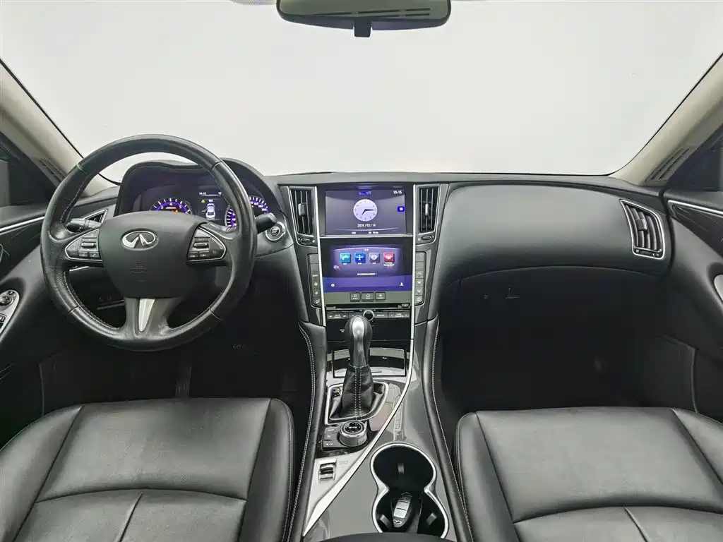 Infiniti Q50L 2016 2.0T Comfort