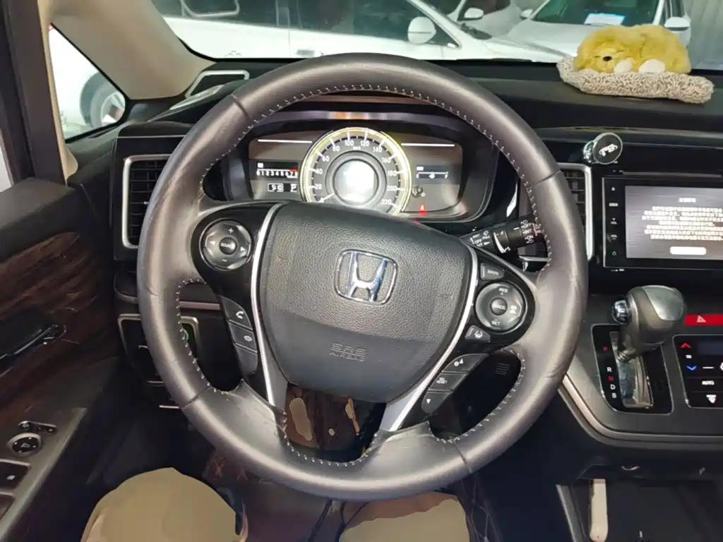 Honda Elysion — миниатюра 11