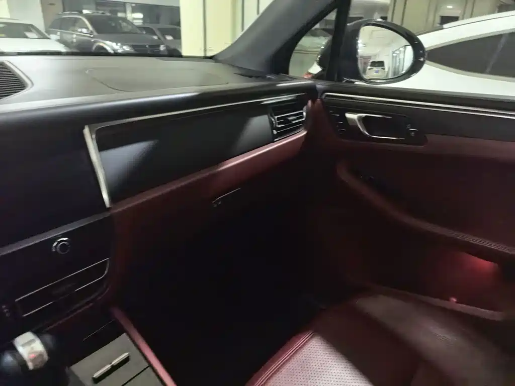 Porsche Macan — миниатюра 6