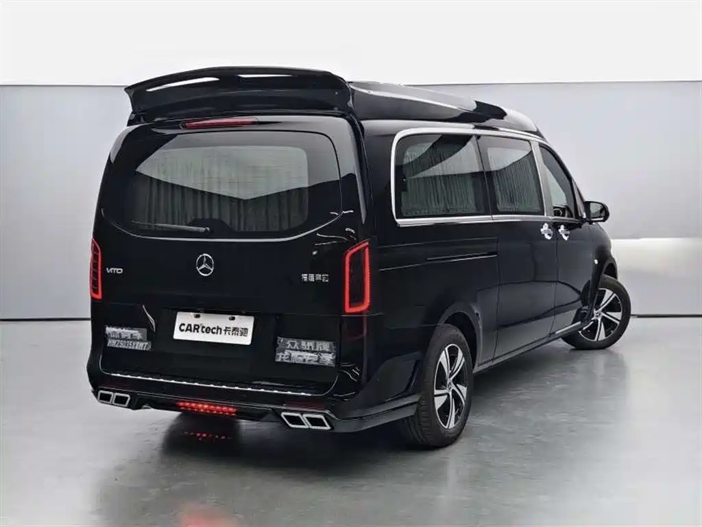 Mercedes-Benz Vito 2023 2.0T 7 мест