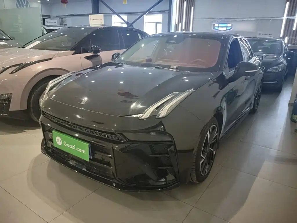 Lynk & Co 03