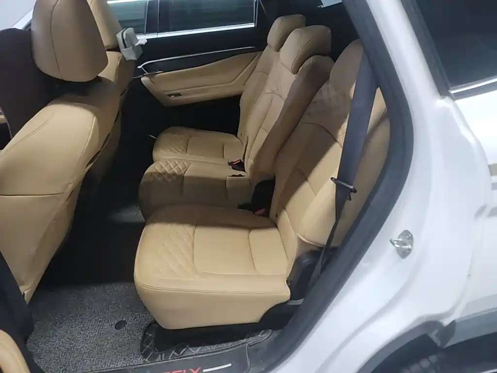 Geely Haoyue L — миниатюра 17