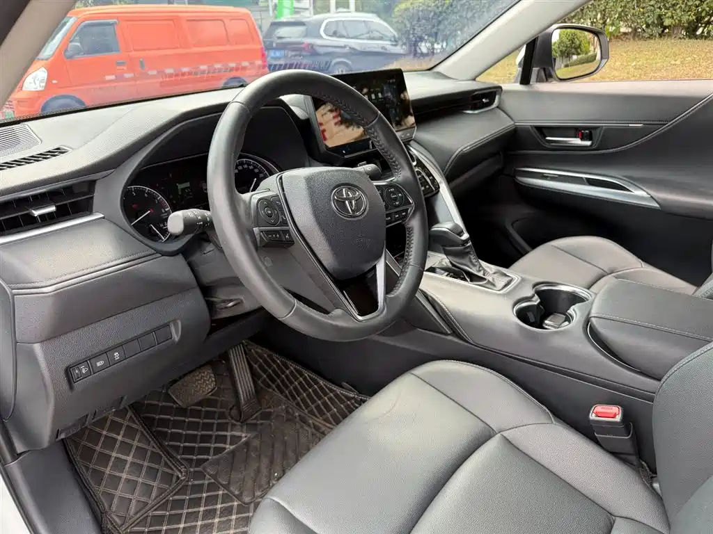 Toyota Venza 2023 2.0L CVT Luxury