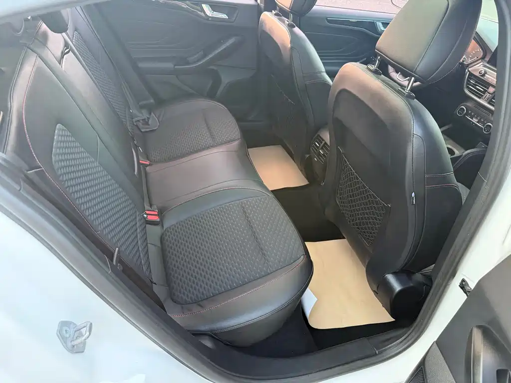 Ford Focus — миниатюра 16
