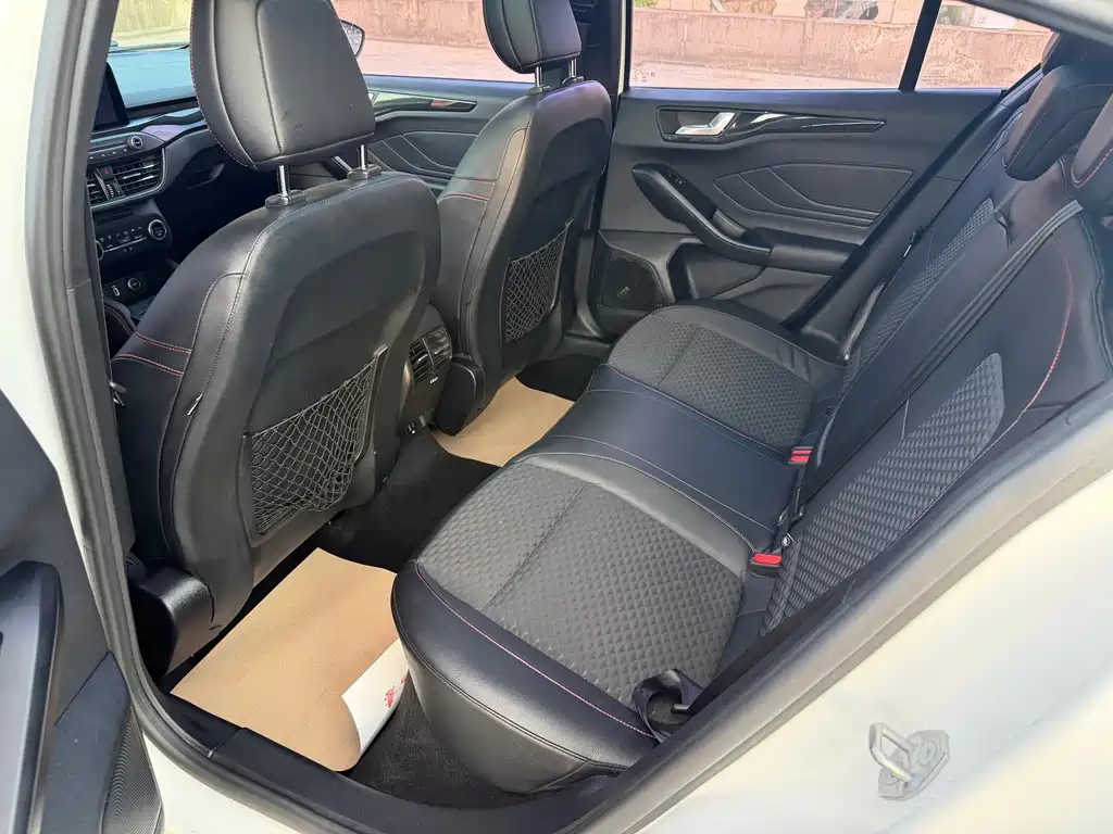 Ford Focus — миниатюра 11