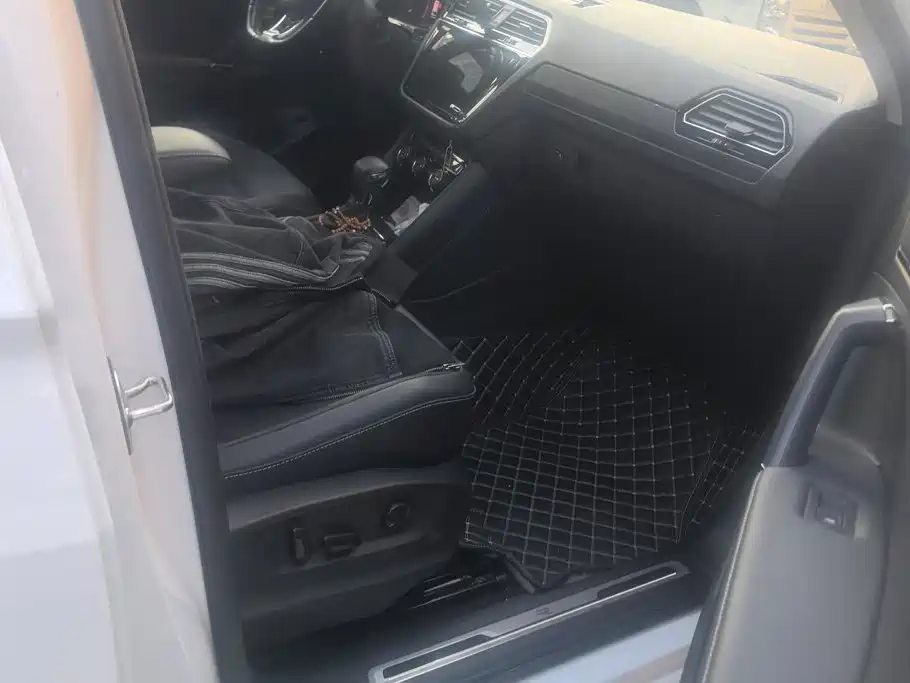 Volkswagen Tiguan L — миниатюра 8