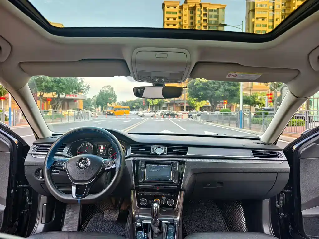 Volkswagen Passat 2016 330TSI DSG