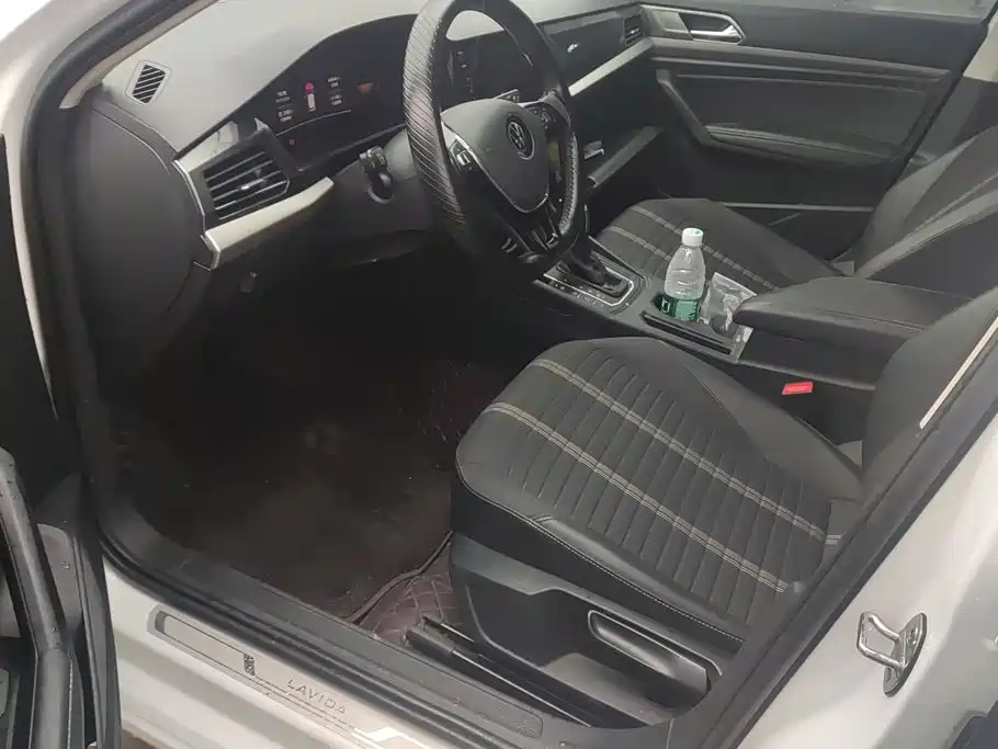 Volkswagen Lavida — миниатюра 9