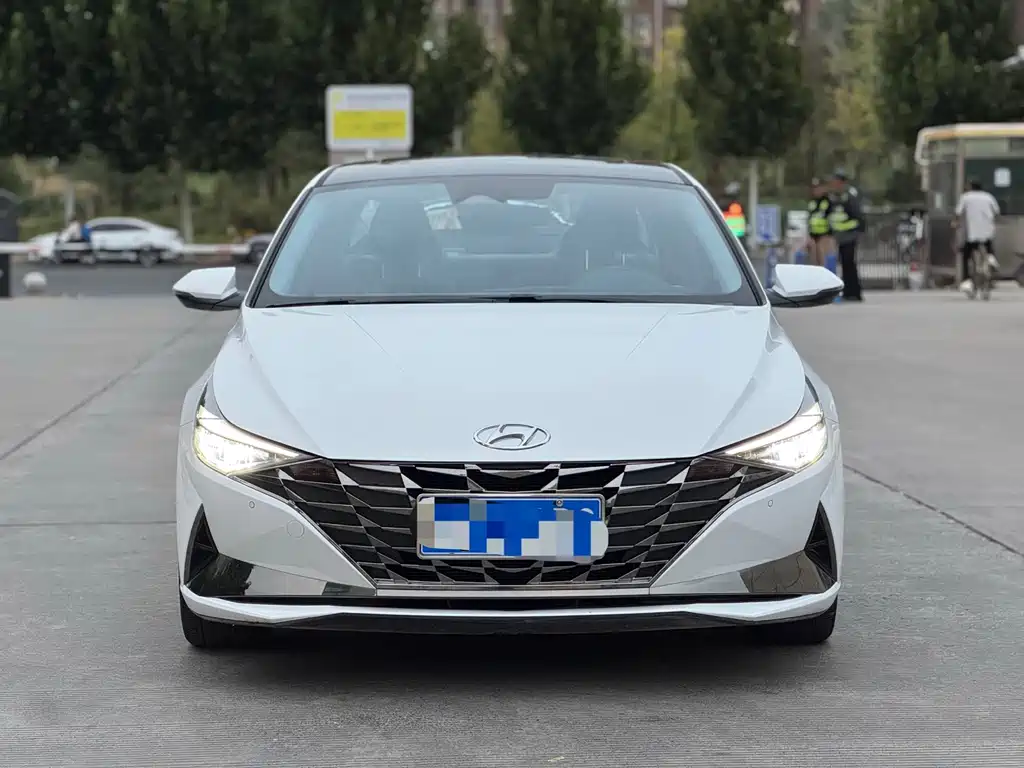 Hyundai Elantra — миниатюра 2