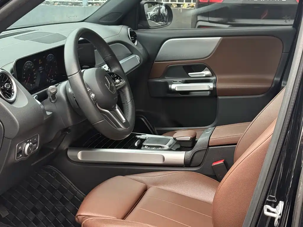 Mercedes-Benz GLB — миниатюра 12
