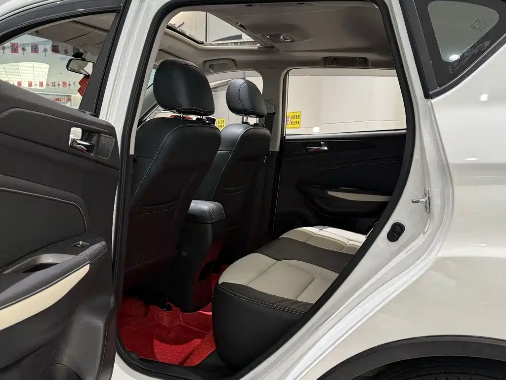 Changan CS35 - фото 4