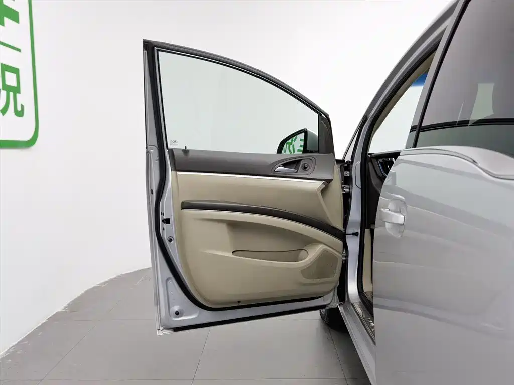 Buick GL8 2013 2.4L CT Luxury Comfort