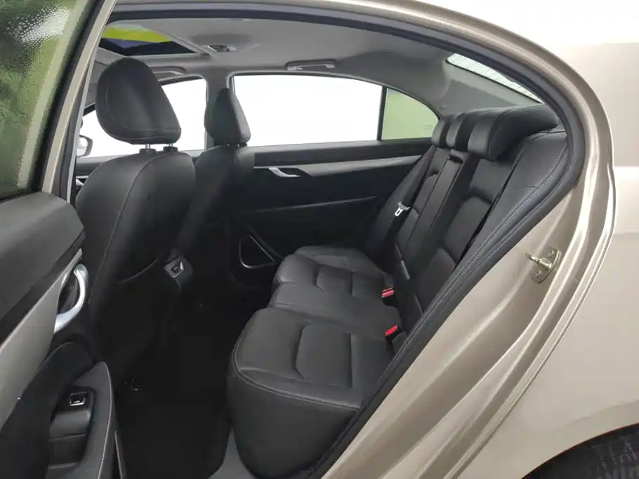 Geely Emgrand — миниатюра 11