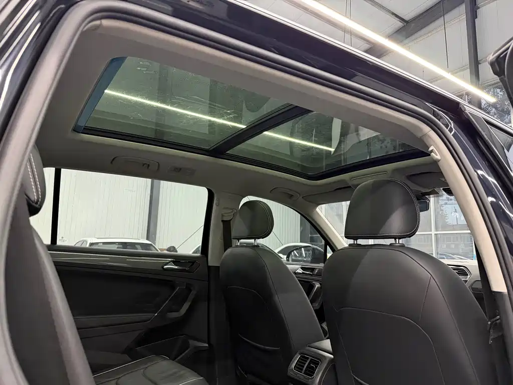 Volkswagen Tiguan L L 2020 330TSI AT R-Line Flagship VI