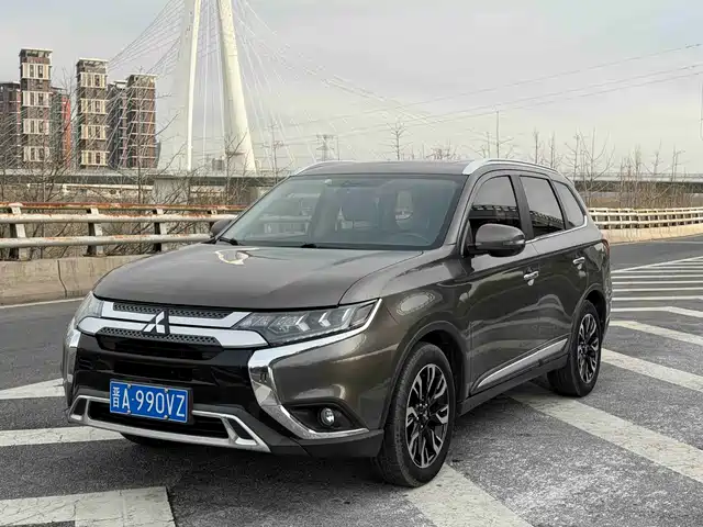 mitsubishi outlander