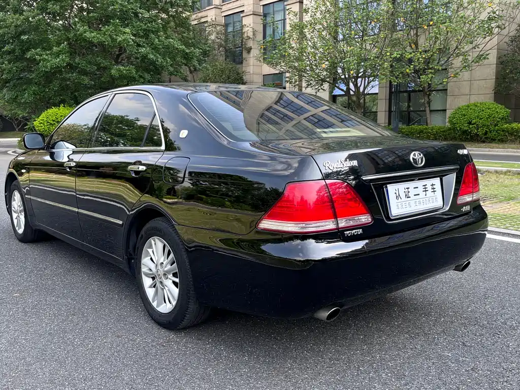 Toyota Crown 2005 3.0L Royal Saloon