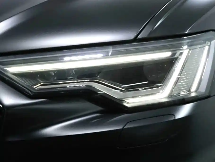 Audi A6L New Energy — миниатюра 16