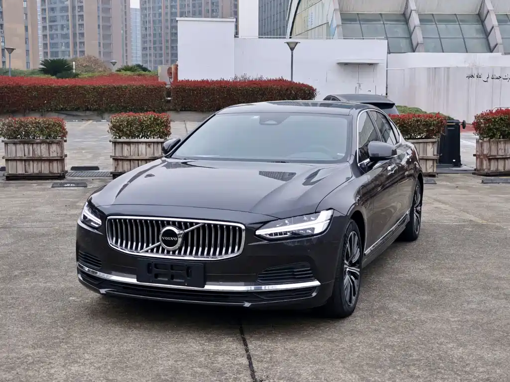 Volvo S90 PHEV 2022